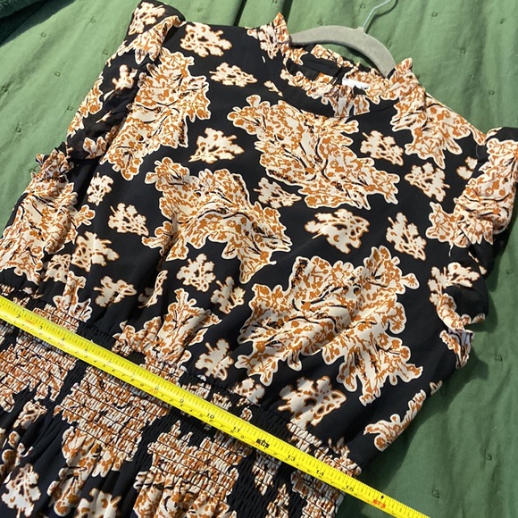 THML Black and Cream Floral Dress - Picture 10 of 11